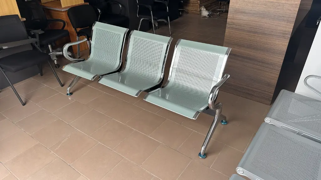 Banquette trois places Q-03 (2).webp