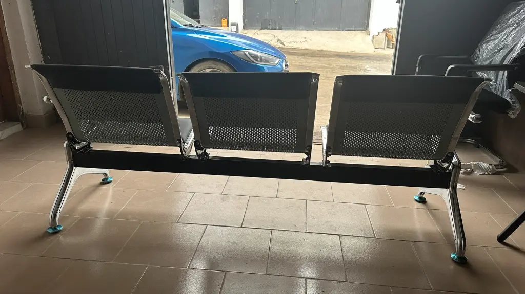 Banquette trois places avec mousse (1).webp