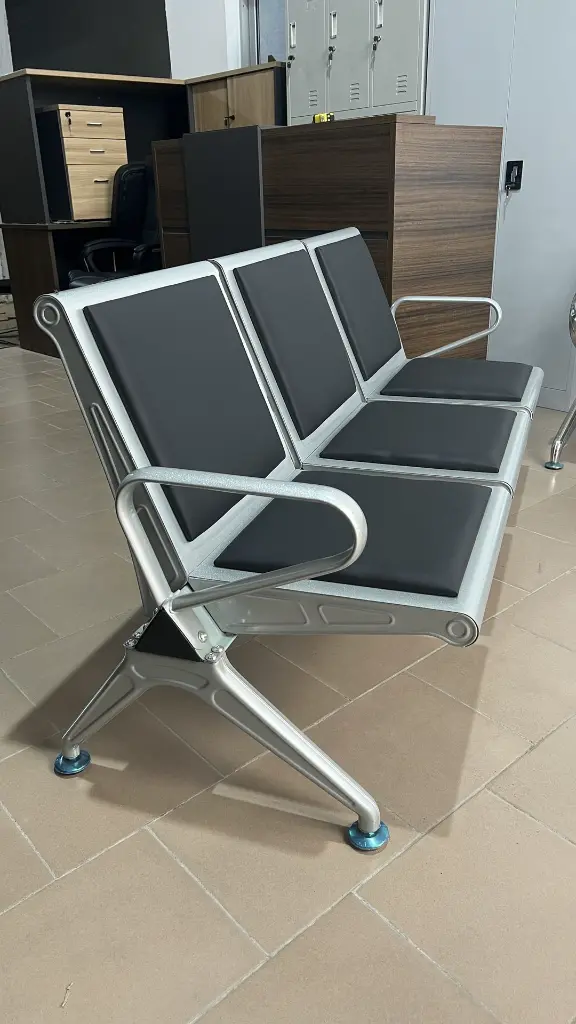 Banquette trois place avec mousse lourd (3).webp