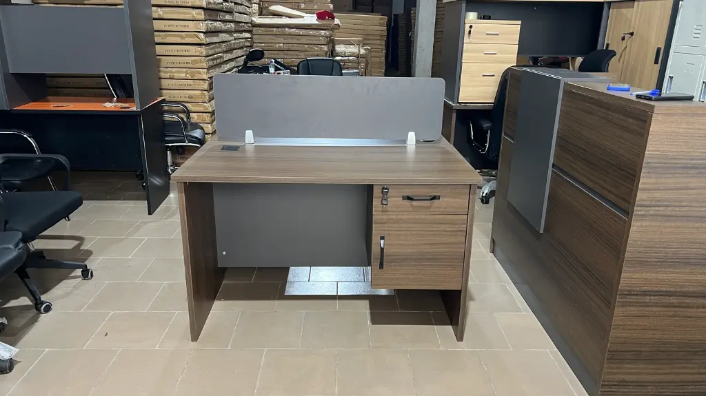 Bureau agent D-201 (3).webp