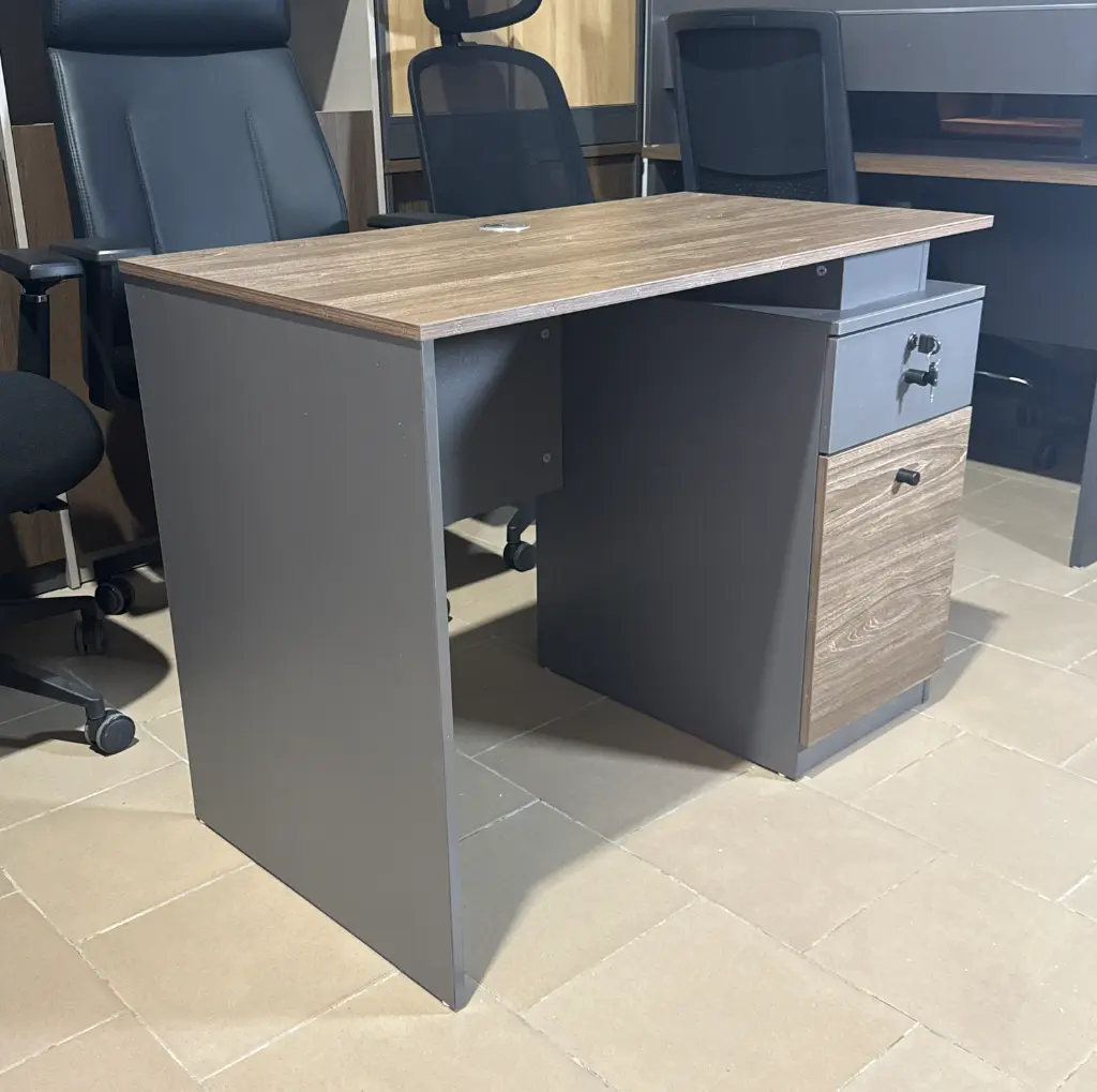 Bureau agent FD-0135 (1).webp