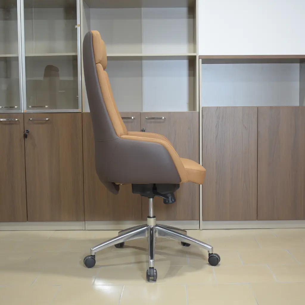 Fauteuil didrecteur (3).webp