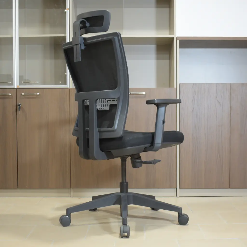 Fauteuil directeur (2).webp