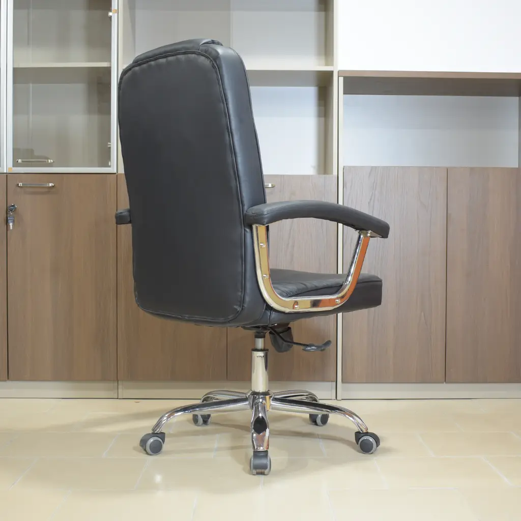 Fauteuil responsable en simili cuir (3).webp