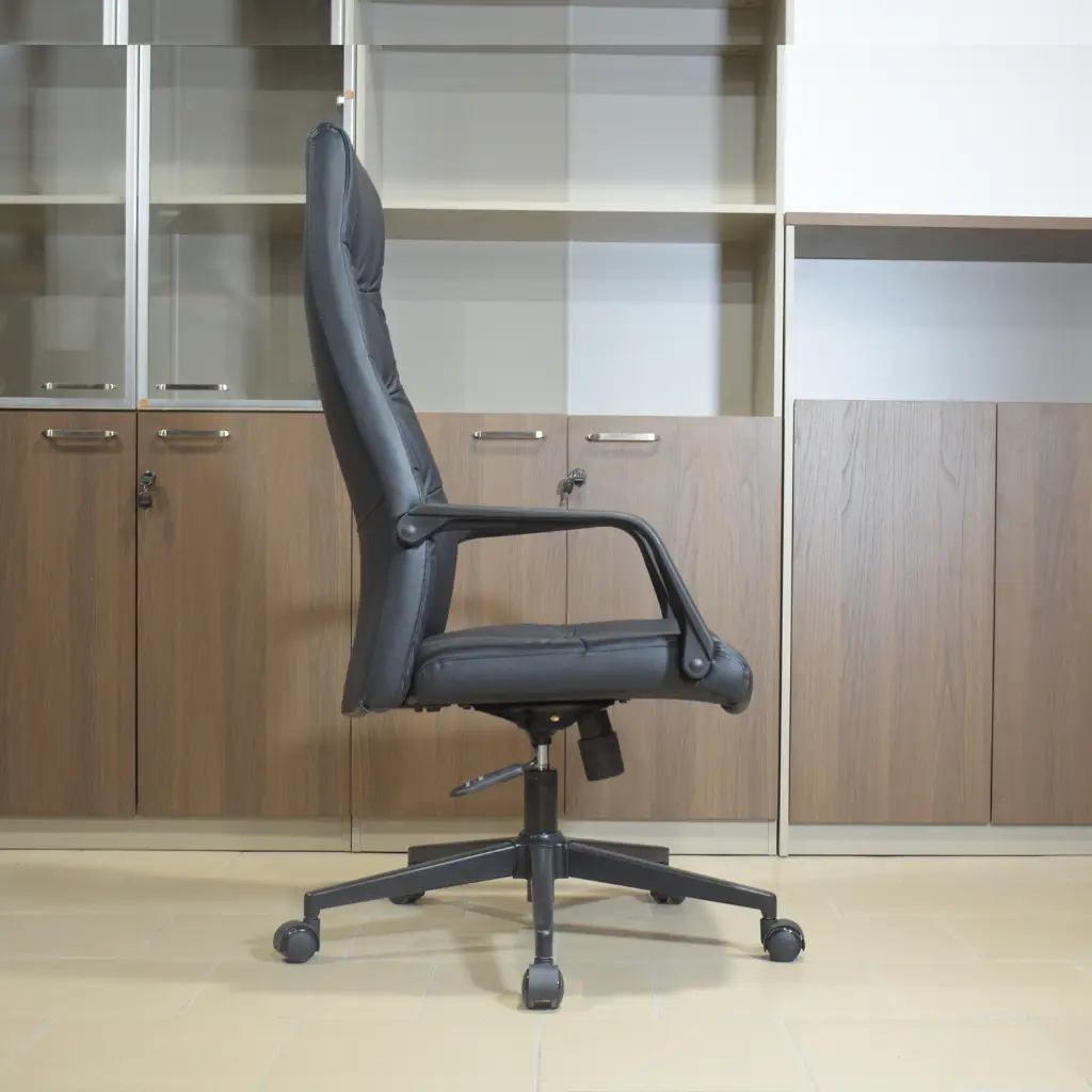 Fauteuil directeur  en simili cuir (2).webp