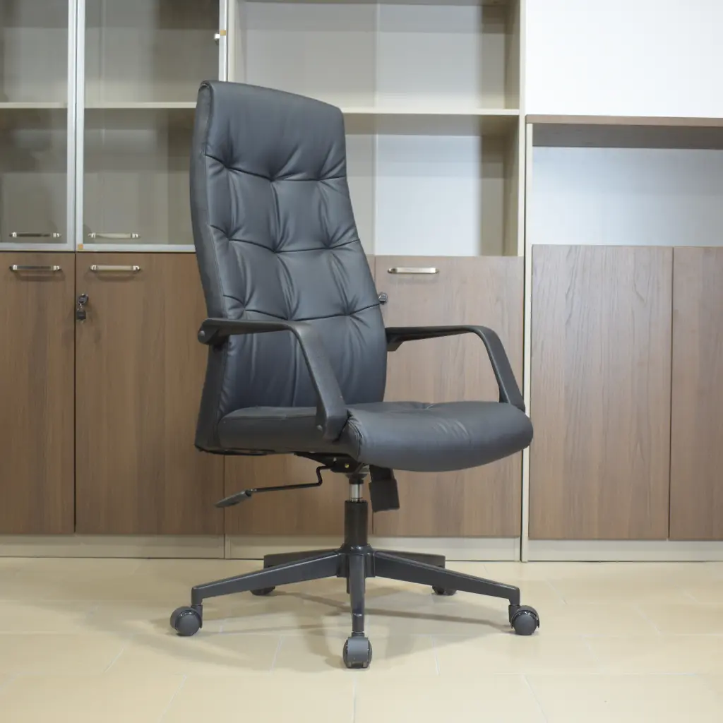 Fauteuil directeur  en simili cuir (3).webp