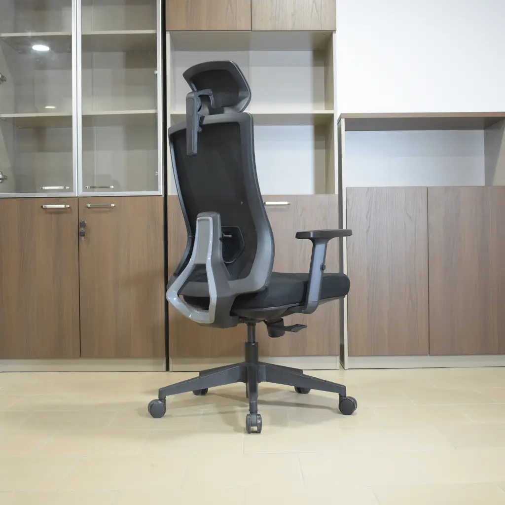 Fauteuil directeur GK9 (4).webp