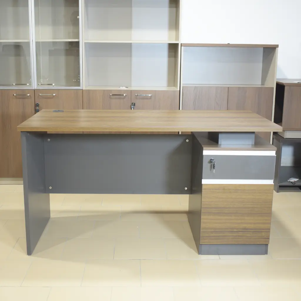 Bureau agent (2).webp