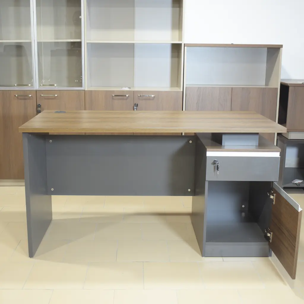 Bureau agent (3).webp