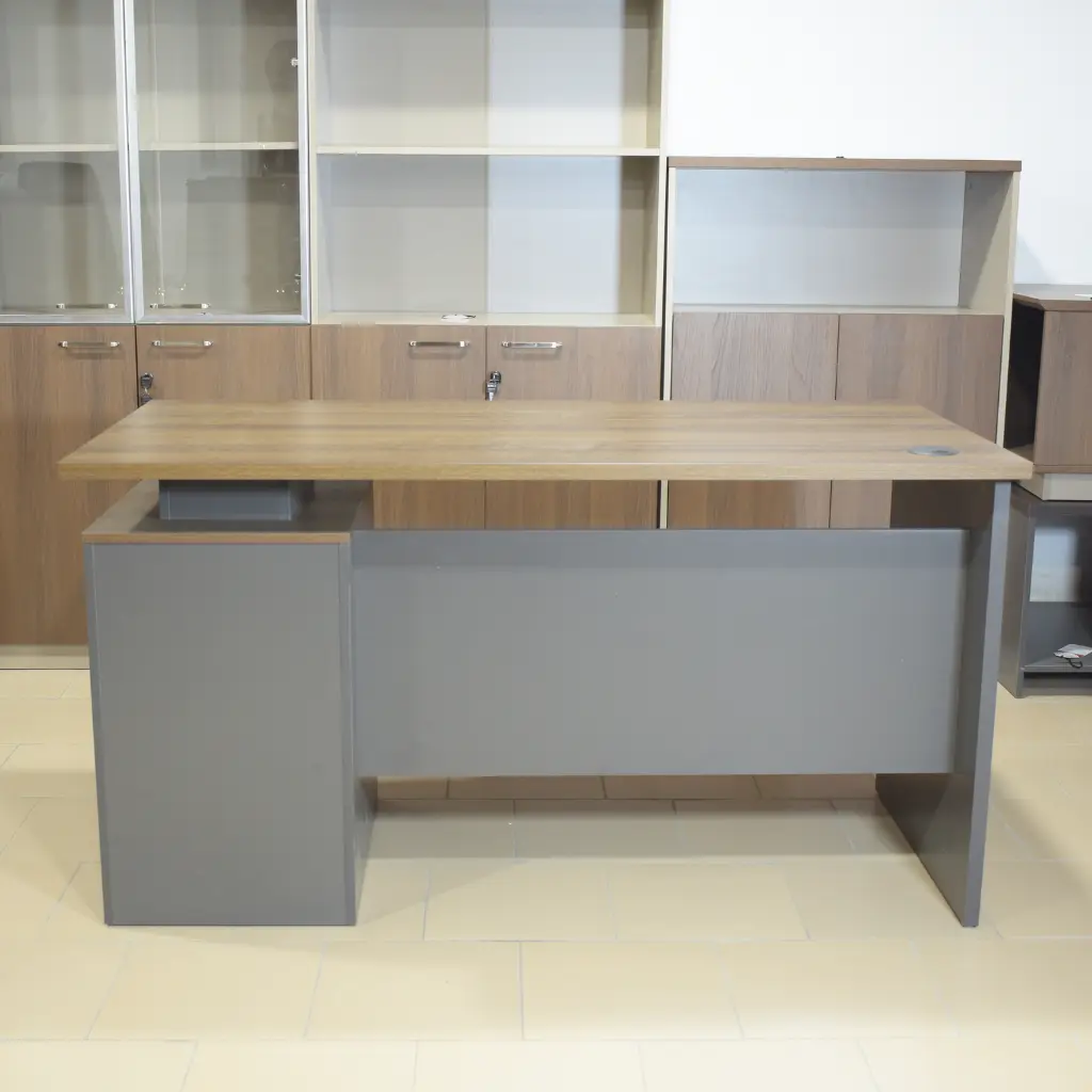 Bureau agent (1).webp