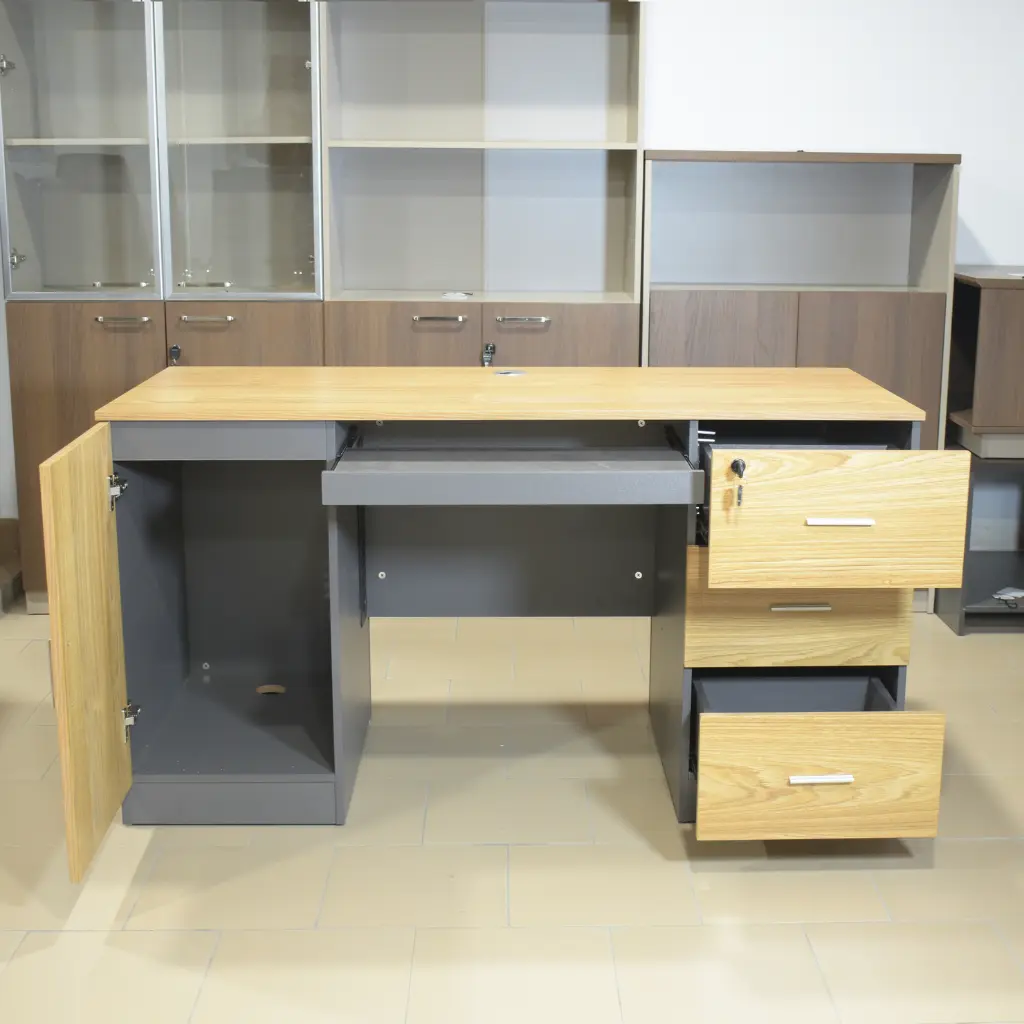 Bureau agent (2).webp