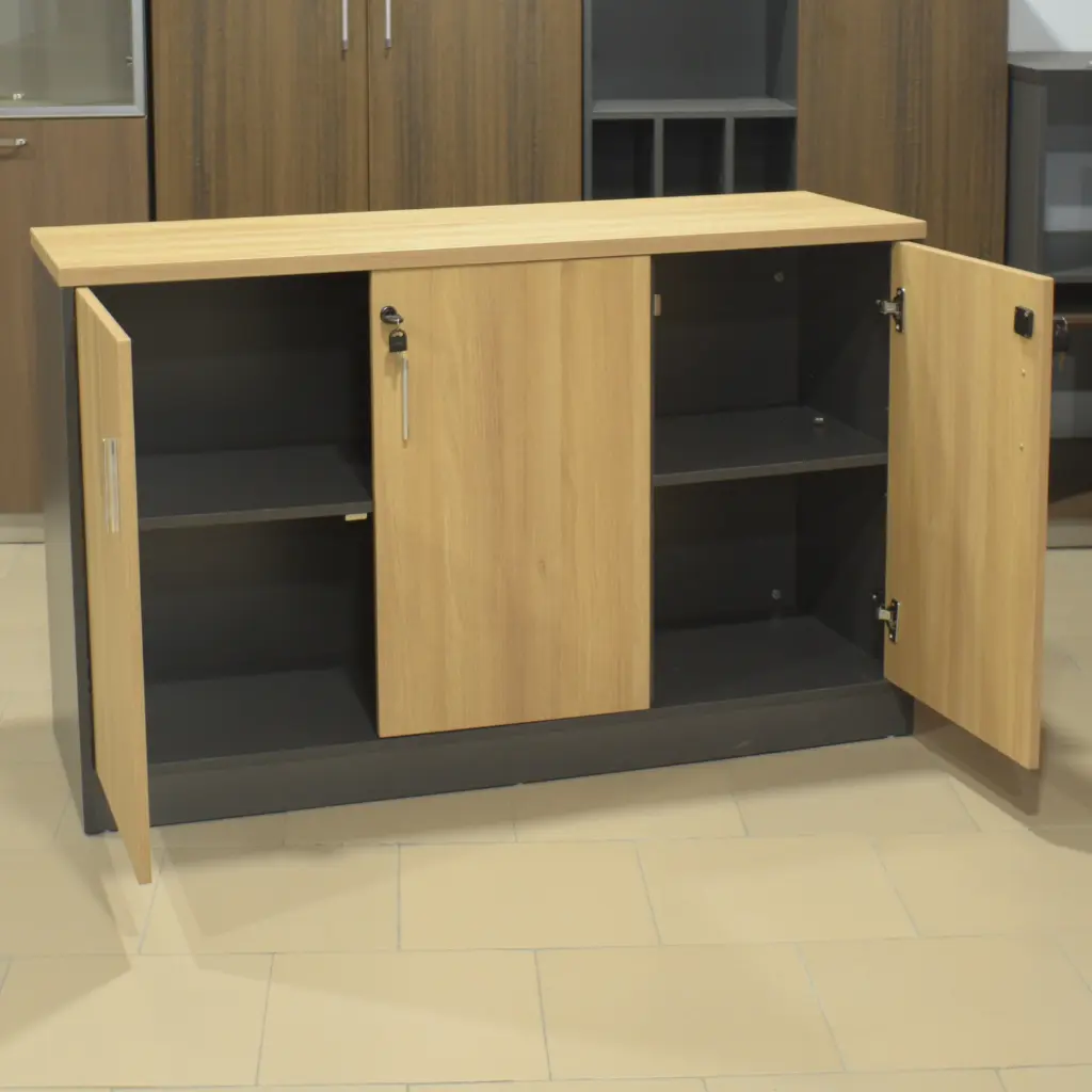 Armoir trois battants (3).webp