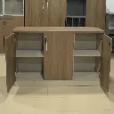 armoire basse à 3 portes battantes