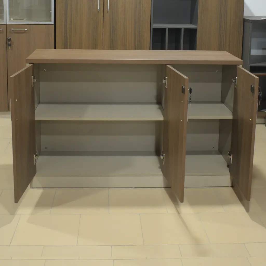 armoire basse à 3 portes battantes