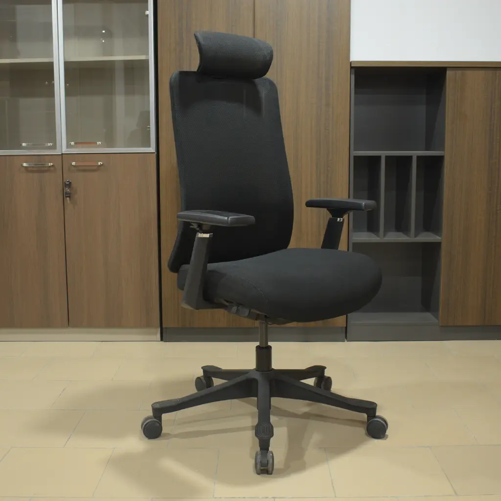 Fauteuil directeur (2).webp
