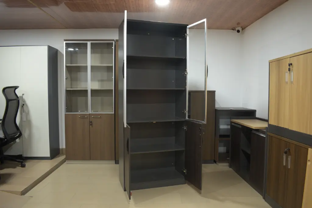 Placard deux battants semi vitré (4).webp