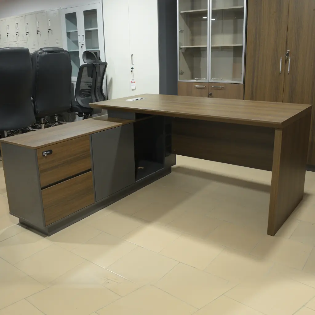 Bureau directeur + retour (6).webp