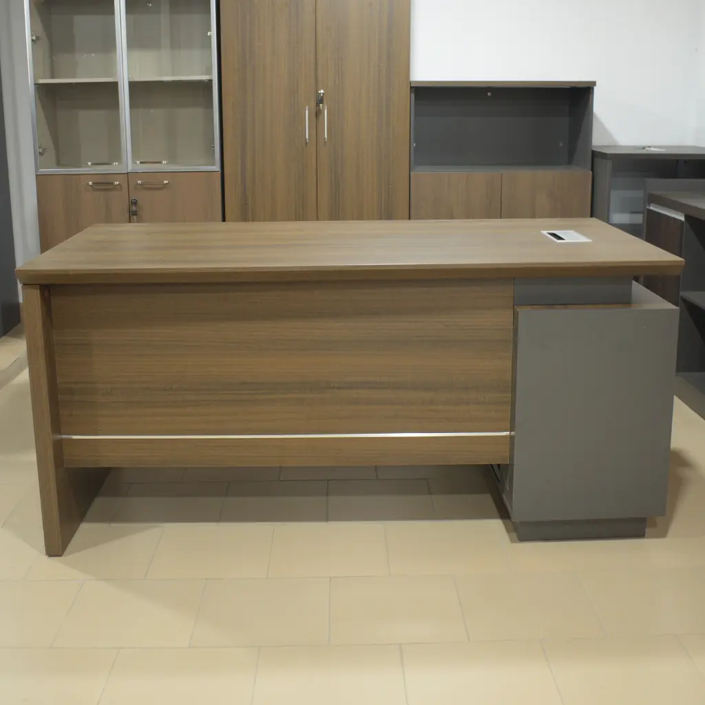 Bureau directeur + retour (2).webp