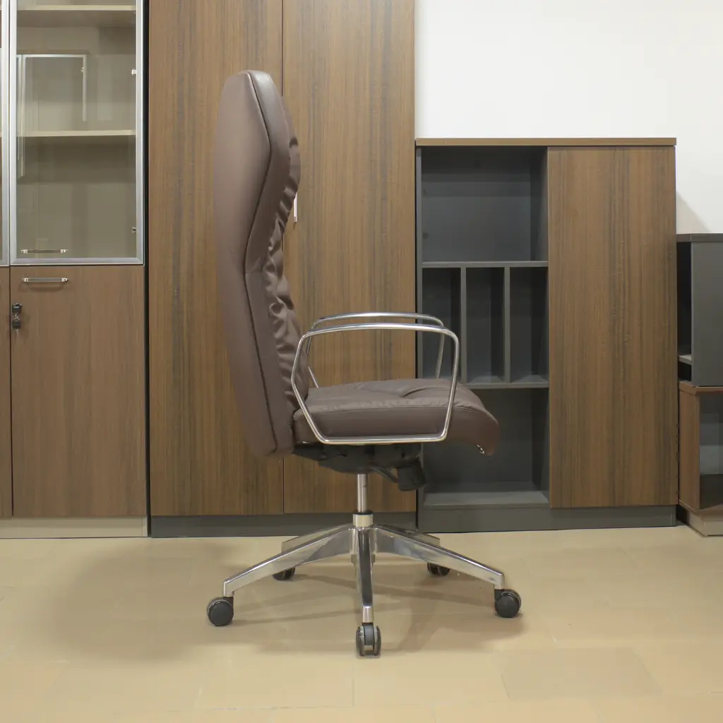 Fauteuil directeur (3).webp