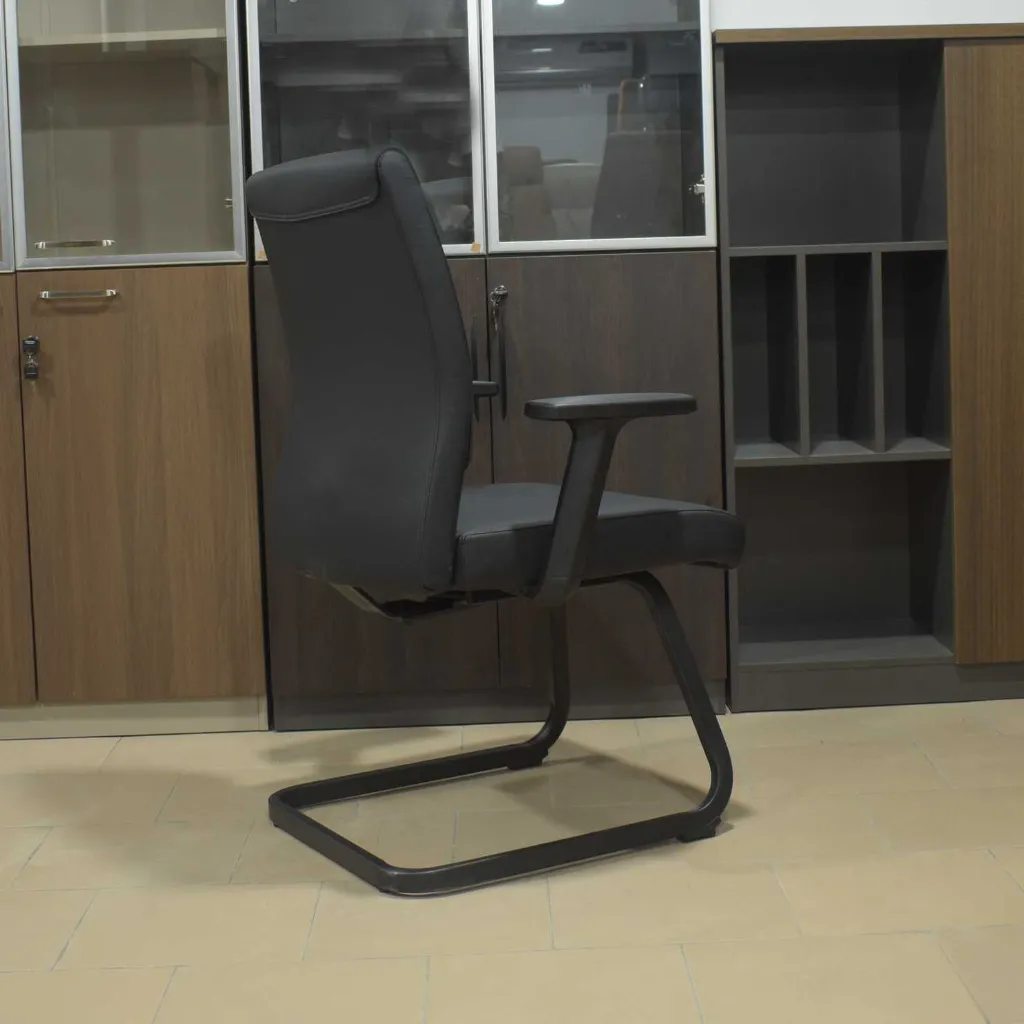 Chaise visiteur directeur AH-621 (4).webp