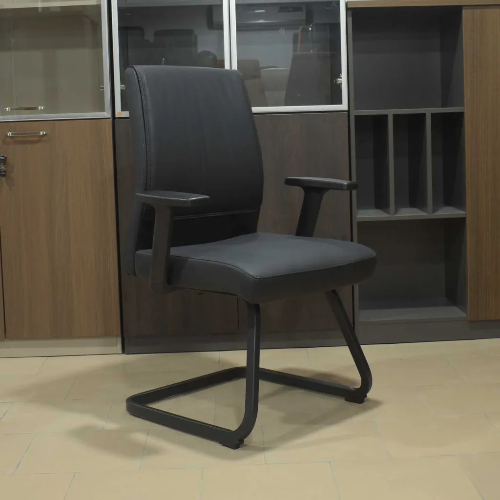 Chaise visiteur directeur AH-621 (2).webp