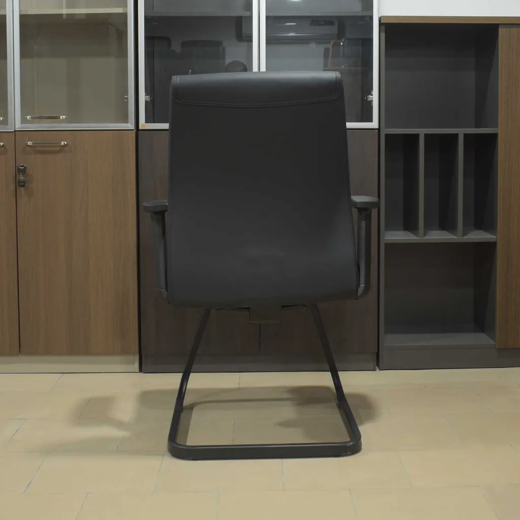 Chaise visiteur directeur AH-621 (5).webp