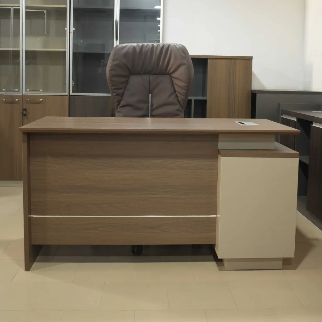 Bureau directeur avec retour