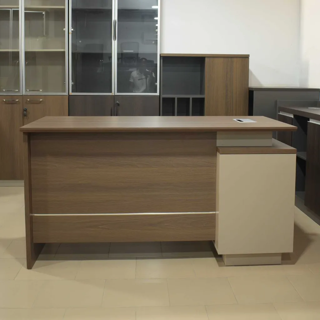 Bureau directeur avec retour