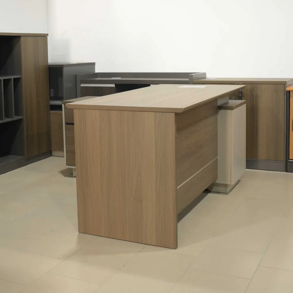 Bureau directeur avec retour