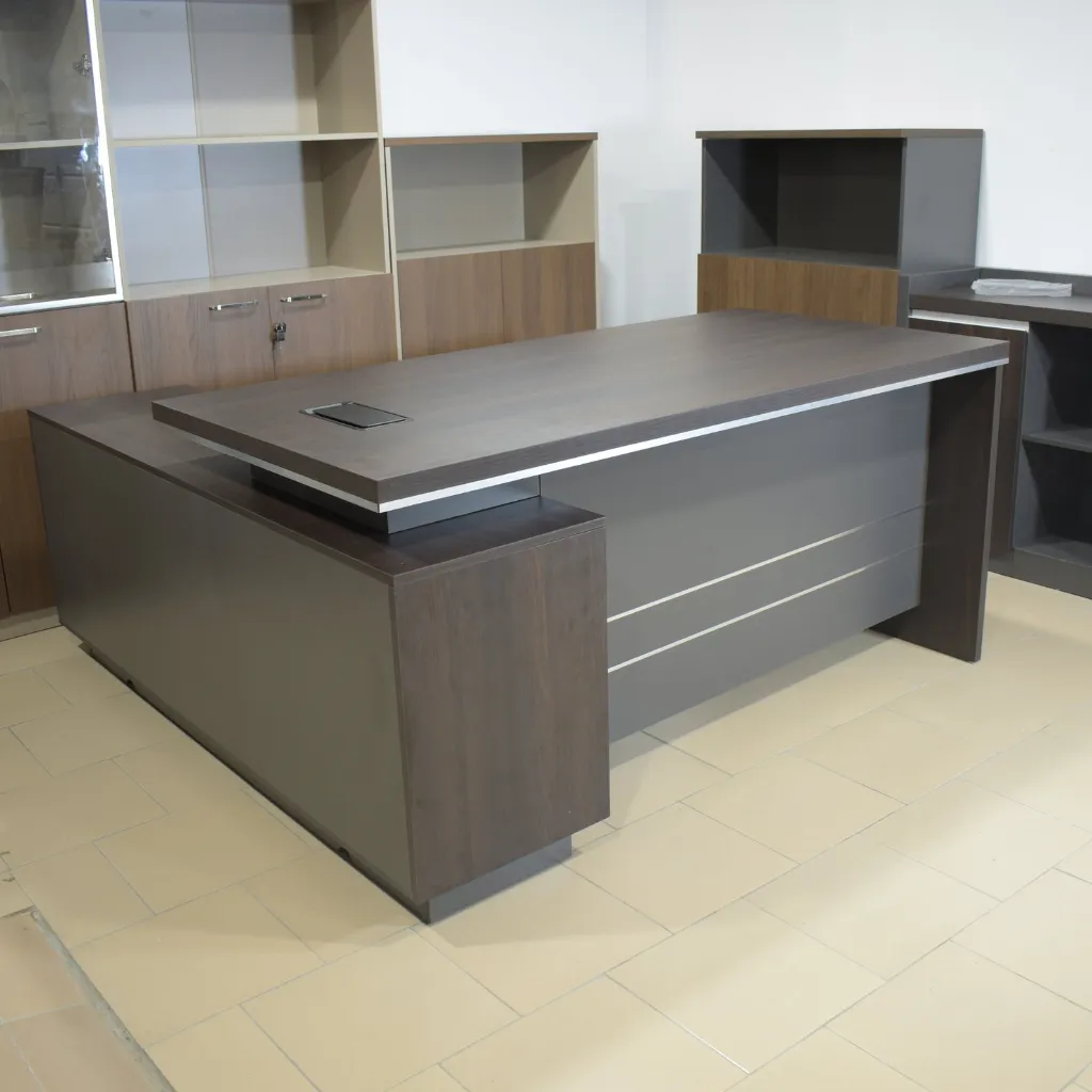 Bureau directeur  (3) - 1K JPEG.webp